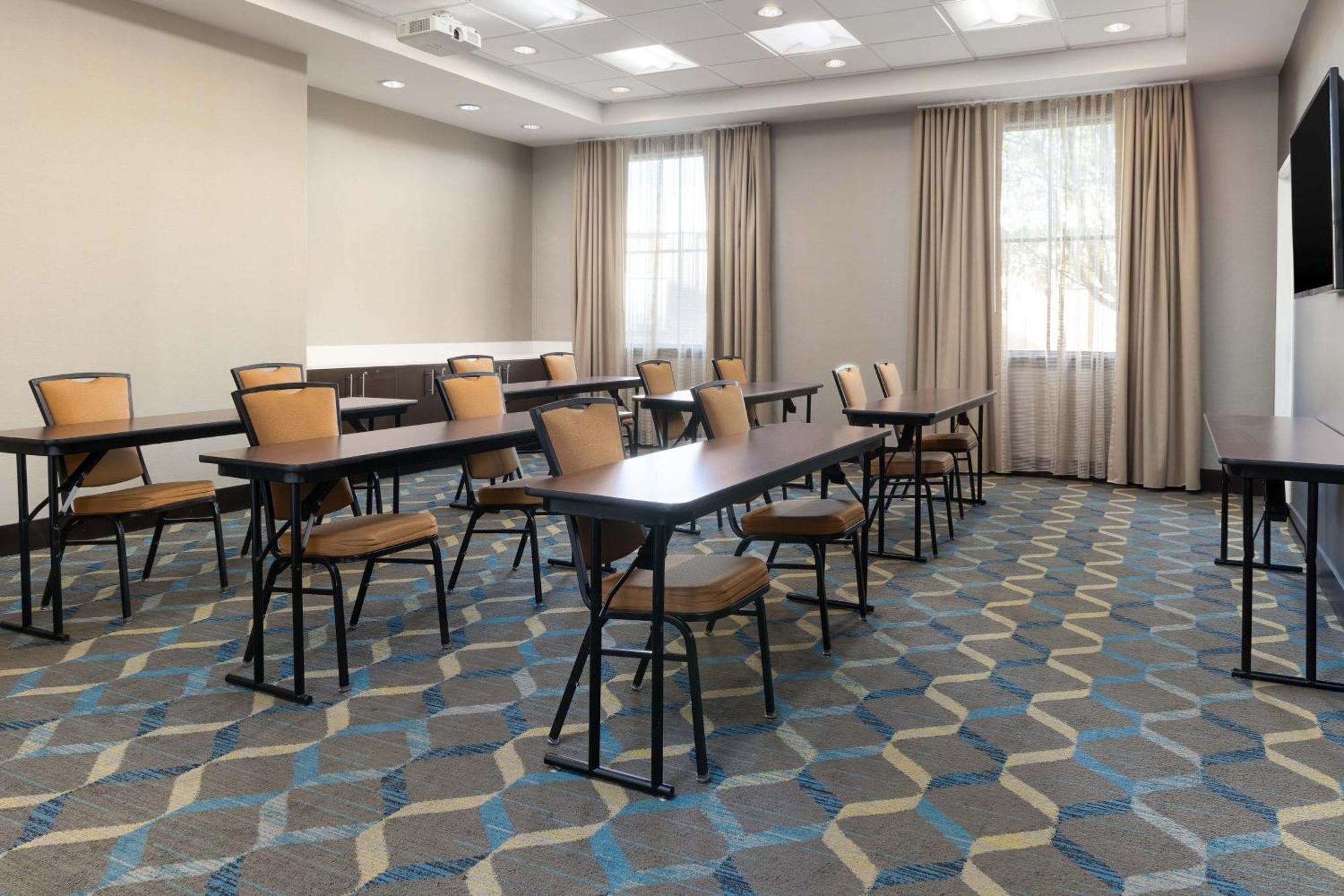Hotel By Marriott Youngstown Warren/niles Niles