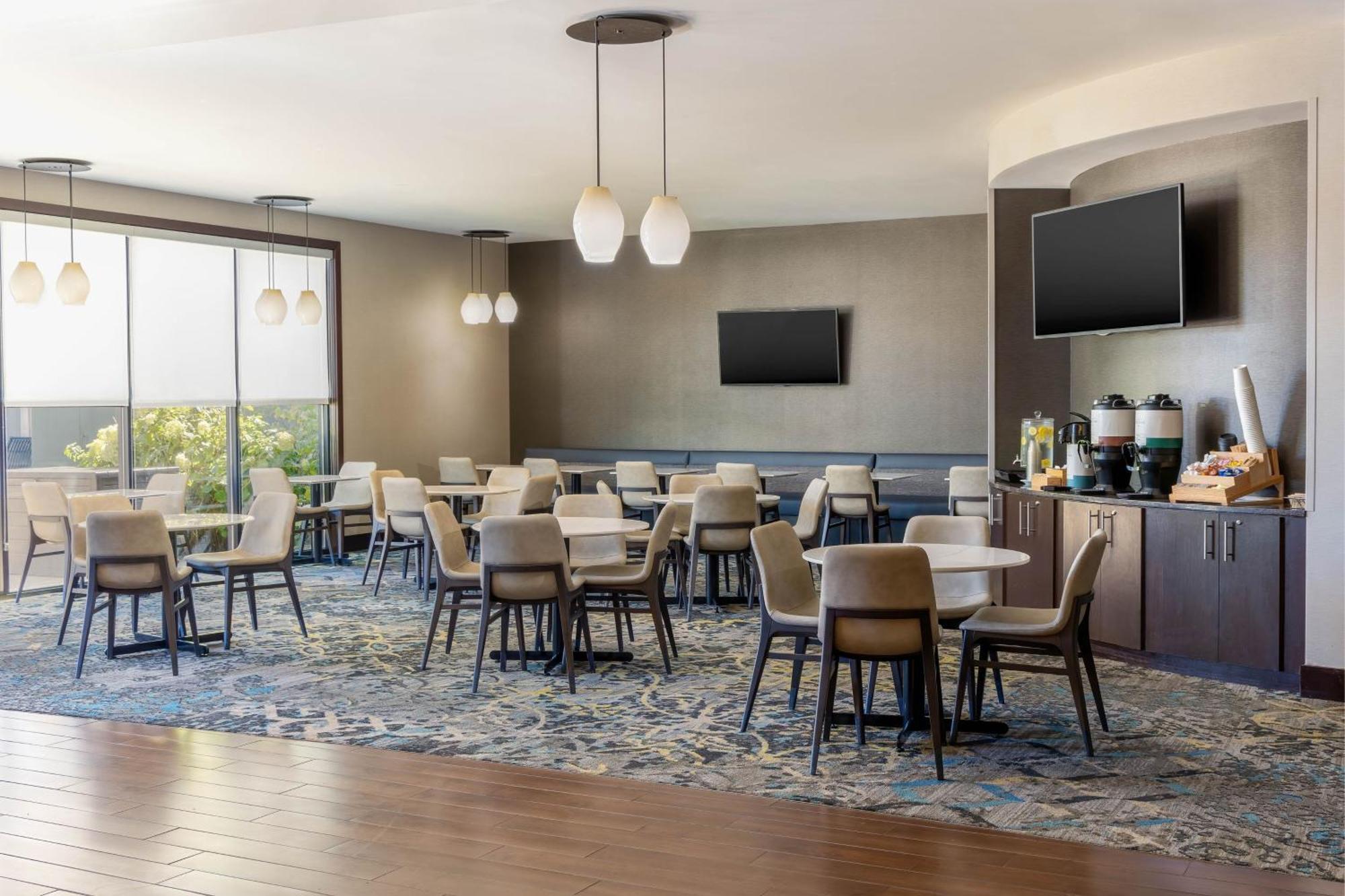 By Marriott Youngstown Warren/niles 3* Niles