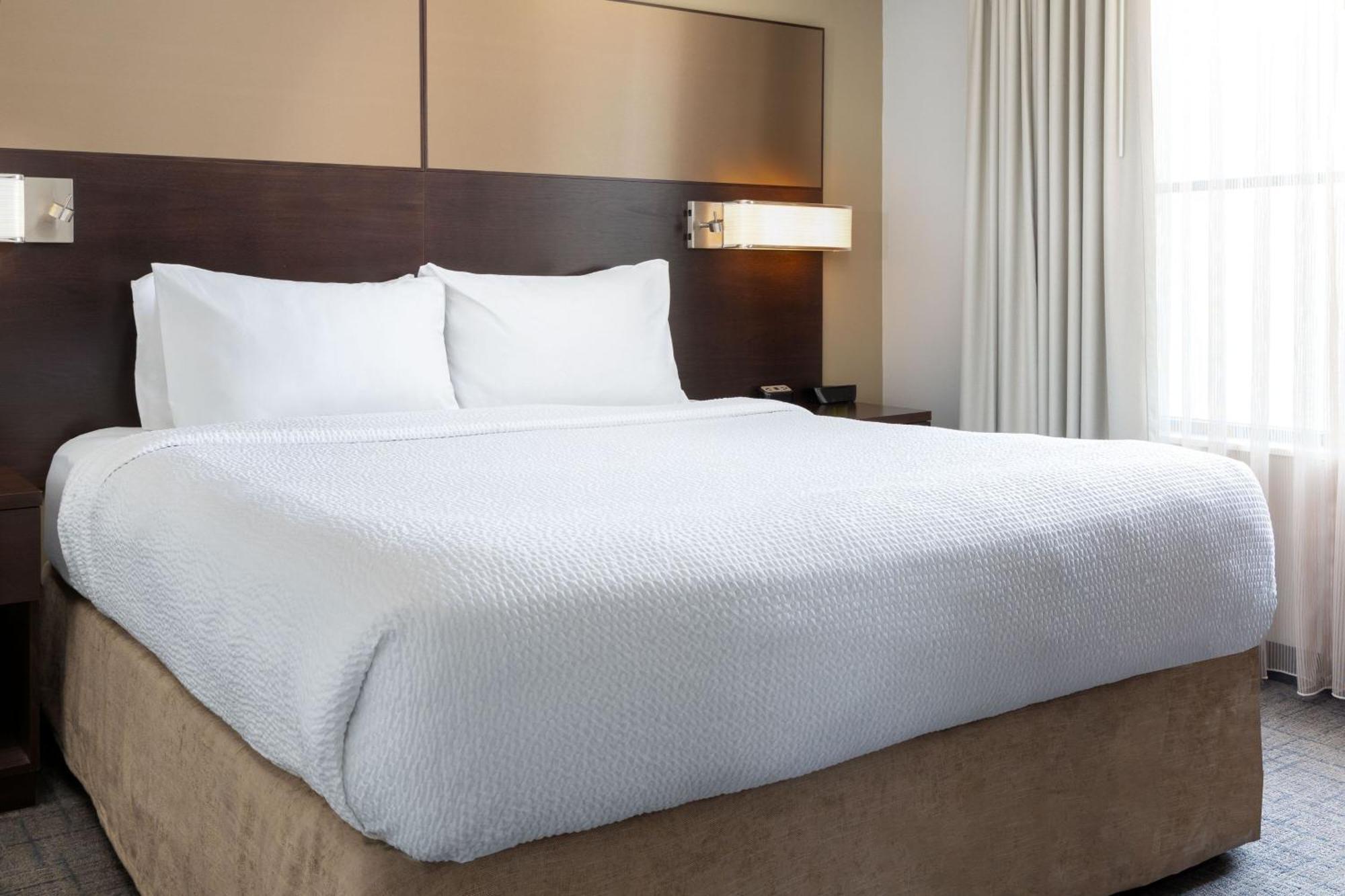 Hotel By Marriott Youngstown Warren/niles