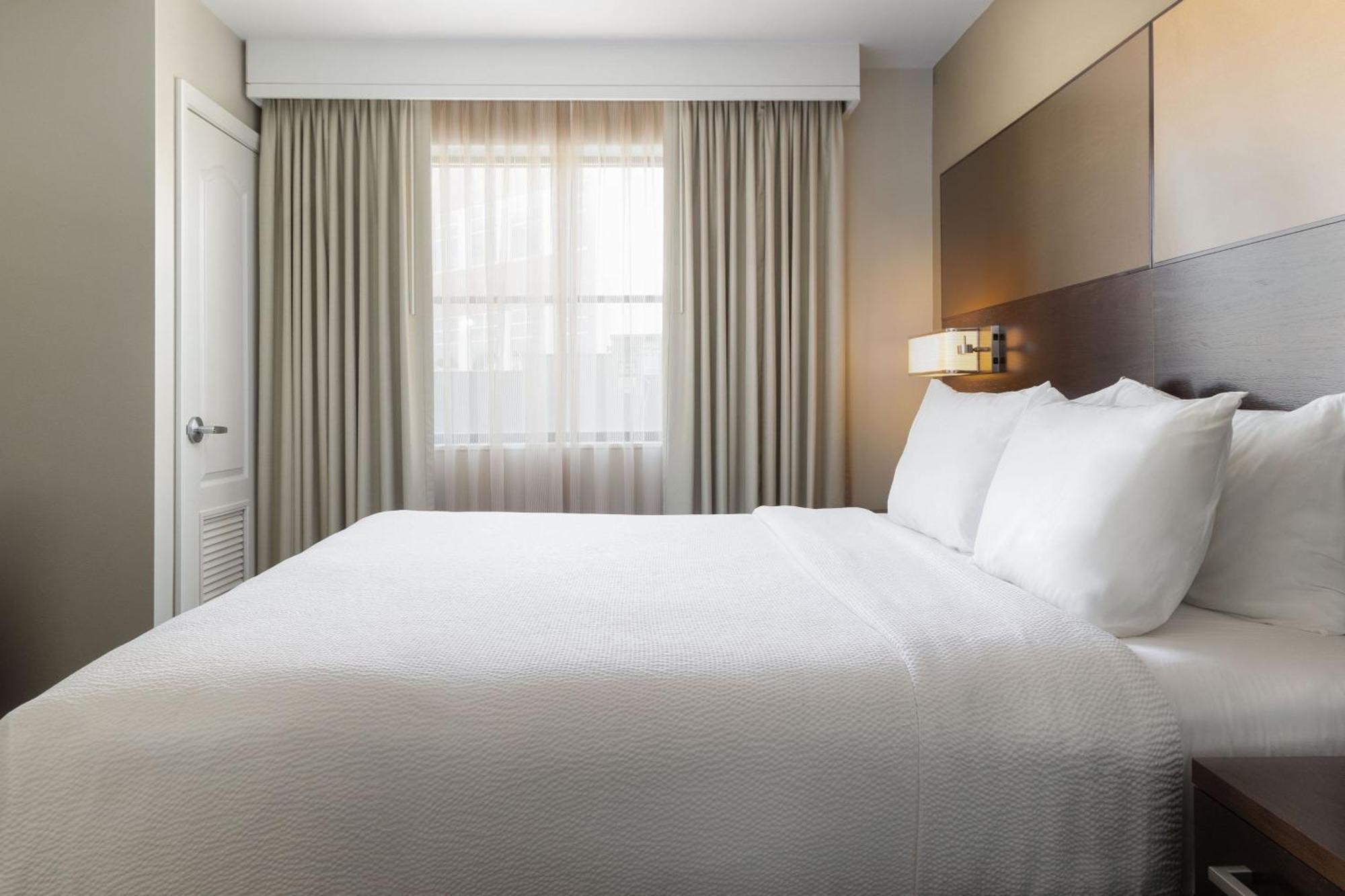 By Marriott Youngstown Warren/niles Niles