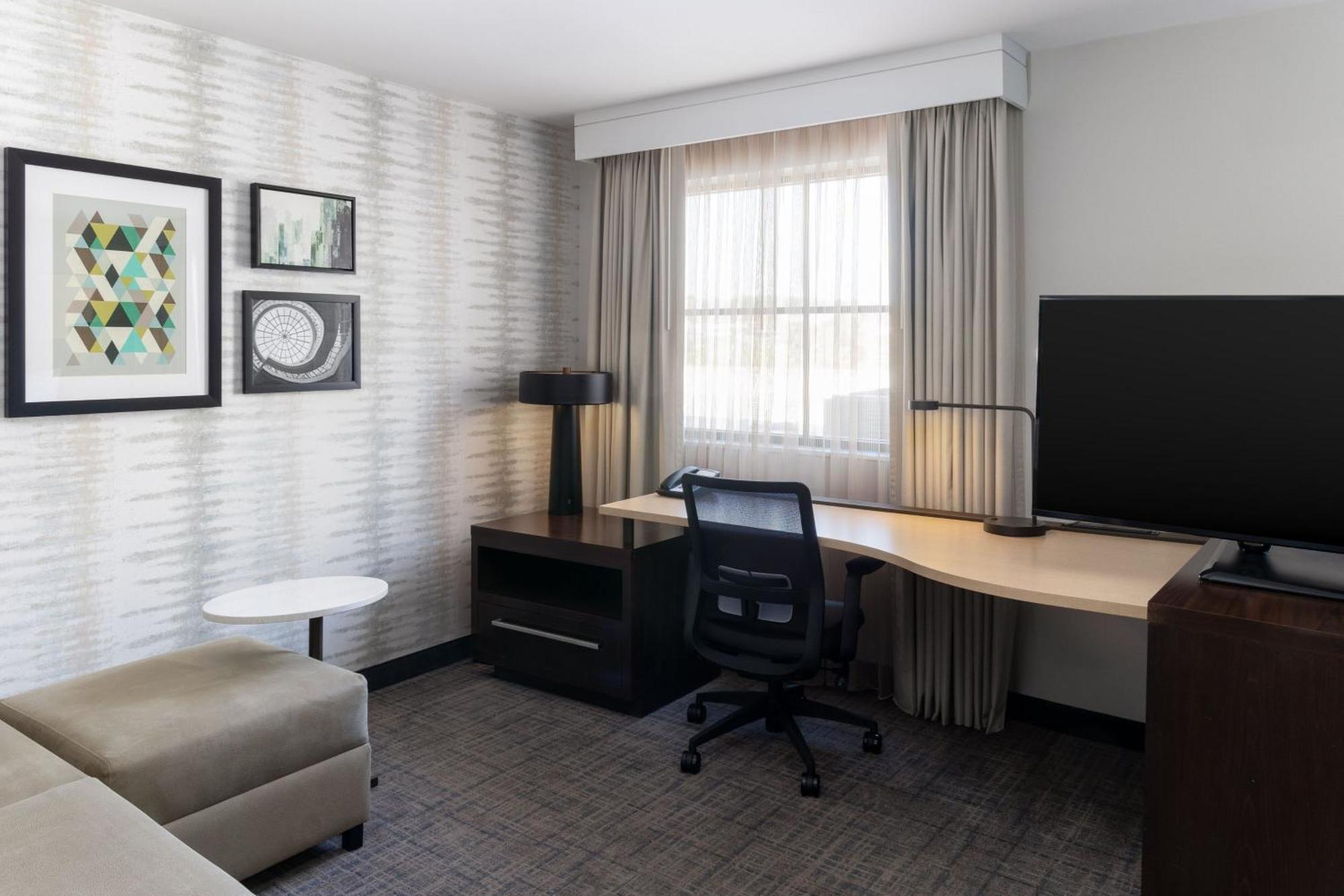 By Marriott Youngstown Warren/niles Niles