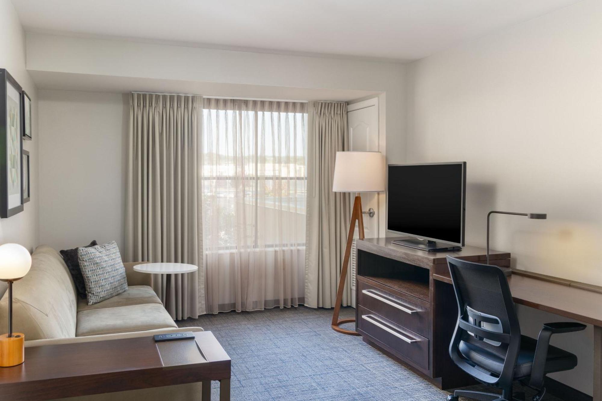 Hotel By Marriott Youngstown Warren/niles 3*